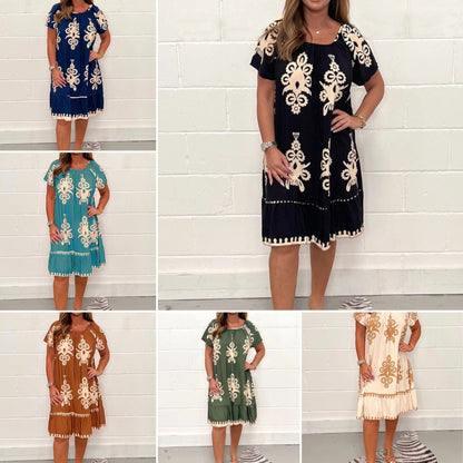 🔥👗Ruha geometrikus mintával és szögletes nyakkivágással✨