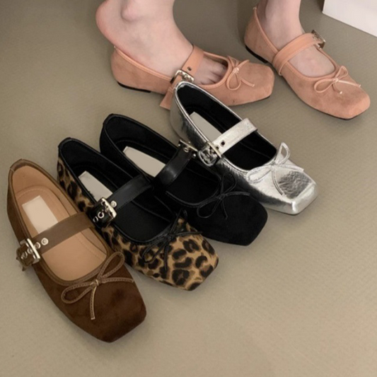 🎀Elegant Women's Square-Toe Flat Mary Janes Shoes with Buckle & Bow Detail