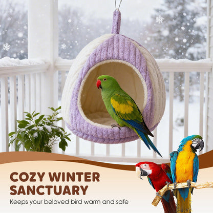 🐦A felfüggesztett madárfészkek meleget nyújtanak a hideg télen.